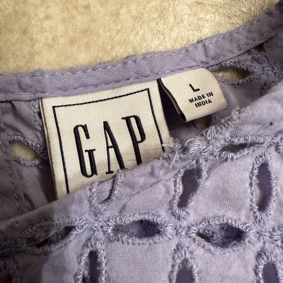 GAP 100% cotton lavender top. - Picture 3 of 5